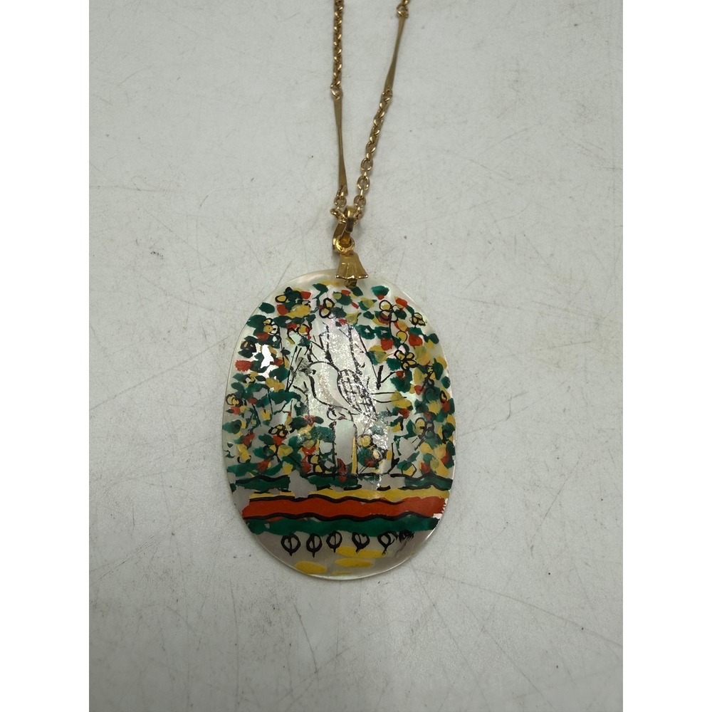 Vintage Hand Painted Mother of Pearl Bird Pendant Necklace Gold Tone Chain